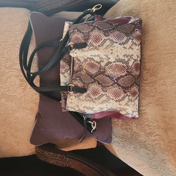 Jessica Simpson Snakeskin Red Black White Large Handbag Purse Shoulder Bag - Picture 3 of 6